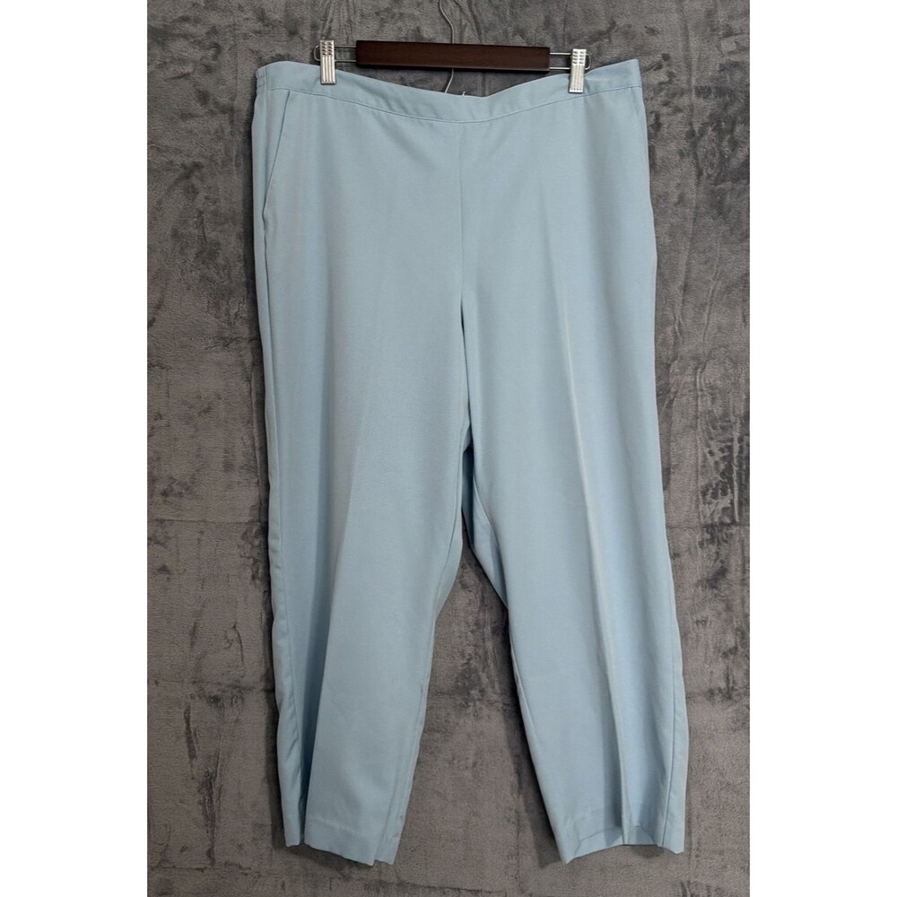 Alfred Dunner Women's Size 18 Light Blue Pull-On Capri Stretchy Pants Polyester